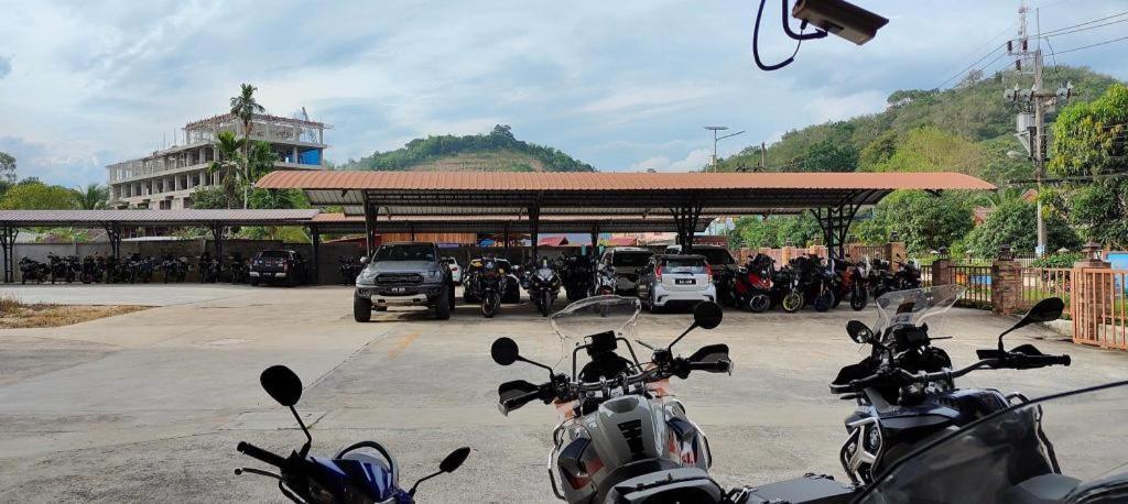 Butterfly Hotel Betong Ban Komo Sip Paet Экстерьер фото
