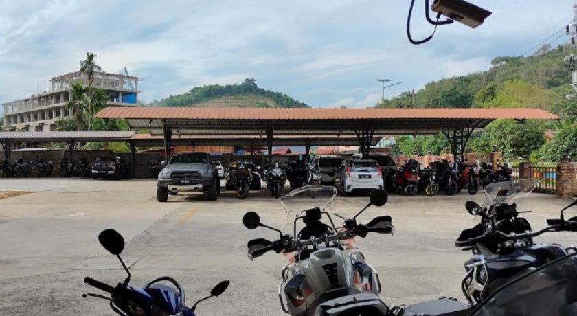 Butterfly Hotel Betong Ban Komo Sip Paet Экстерьер фото